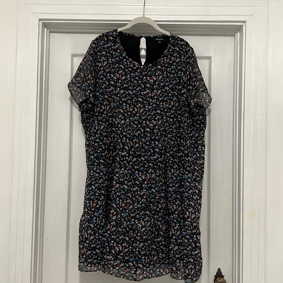 Tiered Flowy Floral Madewell Dress - Picture 3 of 7